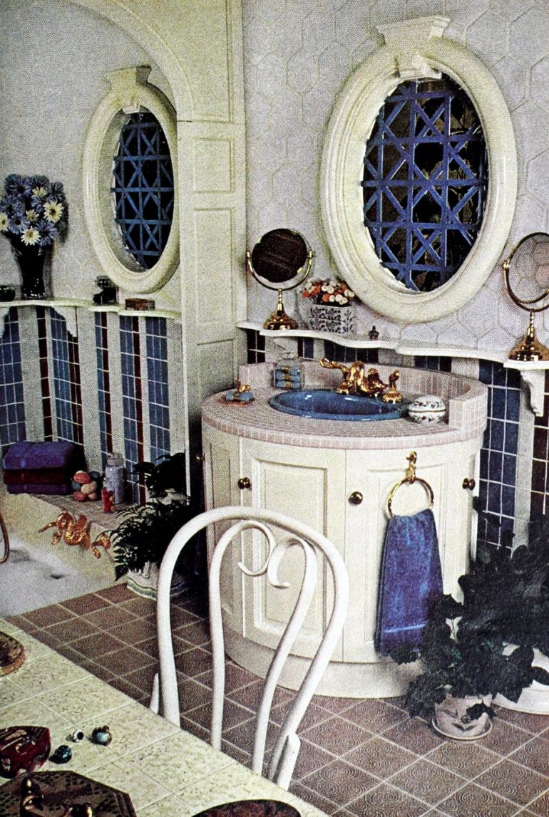 Fantastic retro 1970s bathroom decor styles & ideas Click Americana