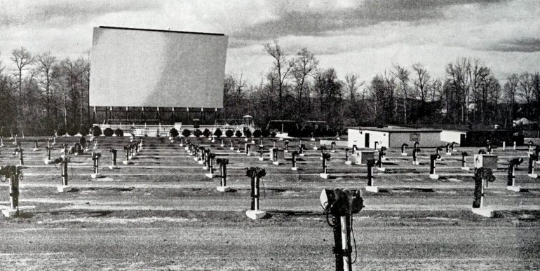 What old drive-in movie theaters were like in the 1950s & 60s - and why ...