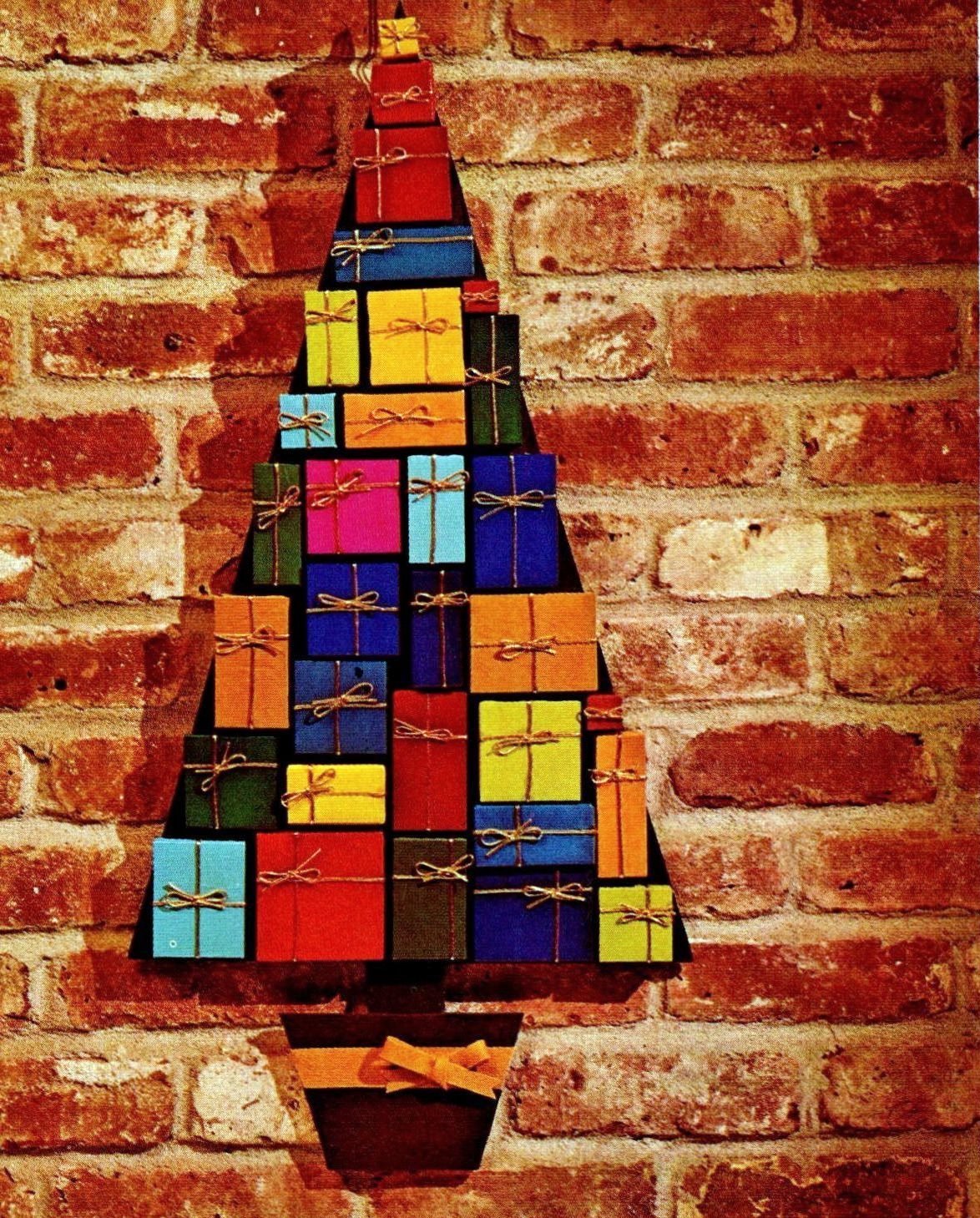 Vintage Christmas decorations with 60s and 70s style: Bright, colorful & homemade 5 Tree of wooden gift boxes (1973) via ClickAmericana com