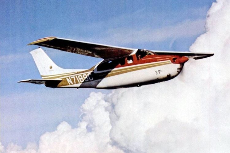 Vintage Cessna propeller planes