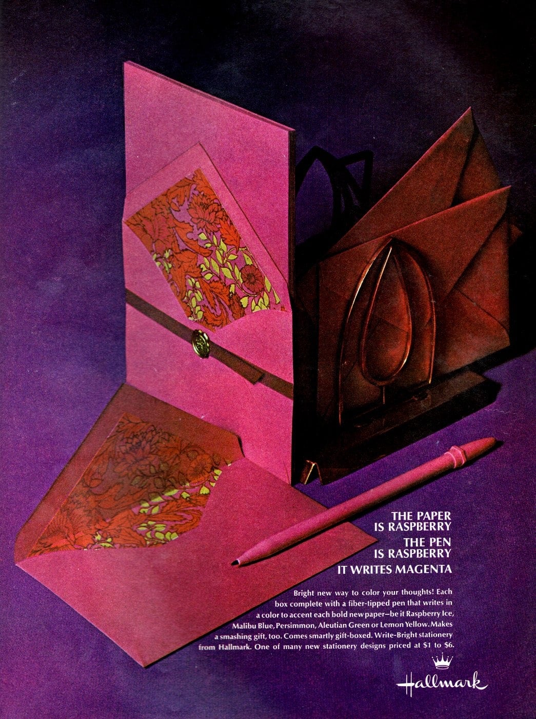 Vintage Hallmark stationery set with matching pen (1968)