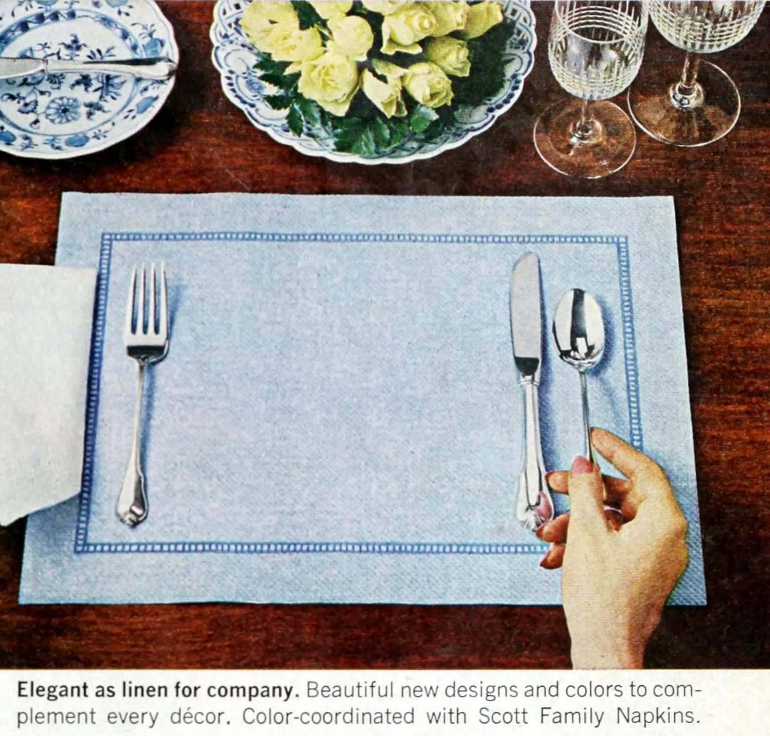 Place Mat Scan Retro paper plates are the fun party staple that never went out of ...