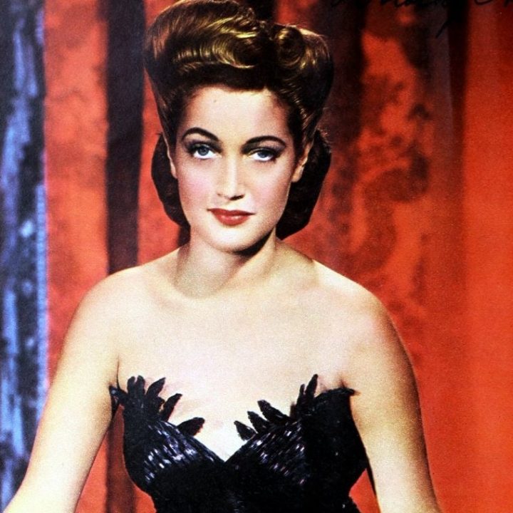 Vintage actress Dorothy Lamour - 1940s