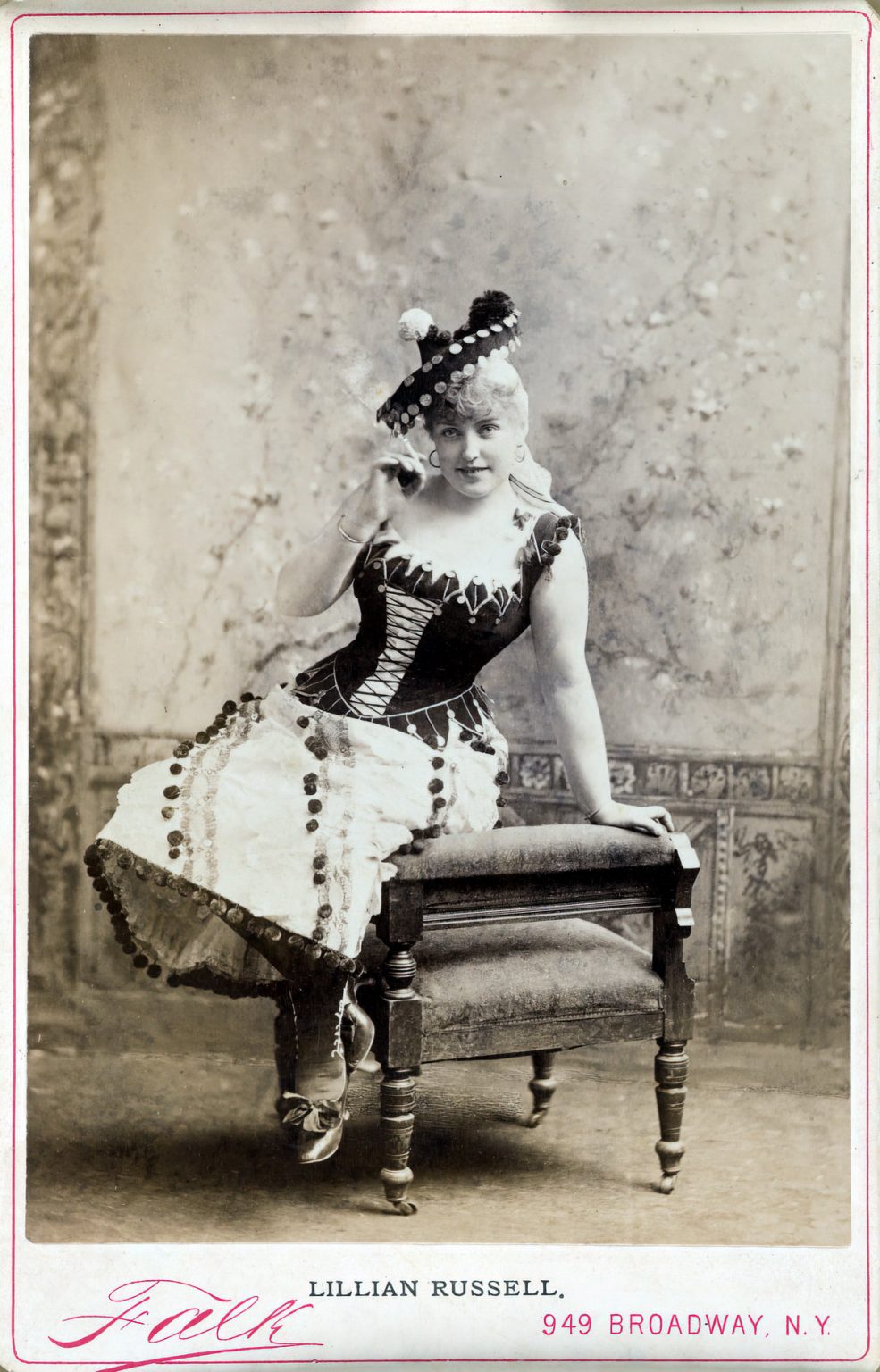 Victorian corsets: What they were like & how women used to wear them