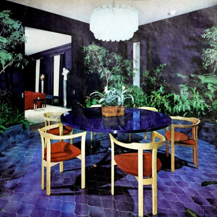 Vintage home - Deep blue dining room decor from 1970