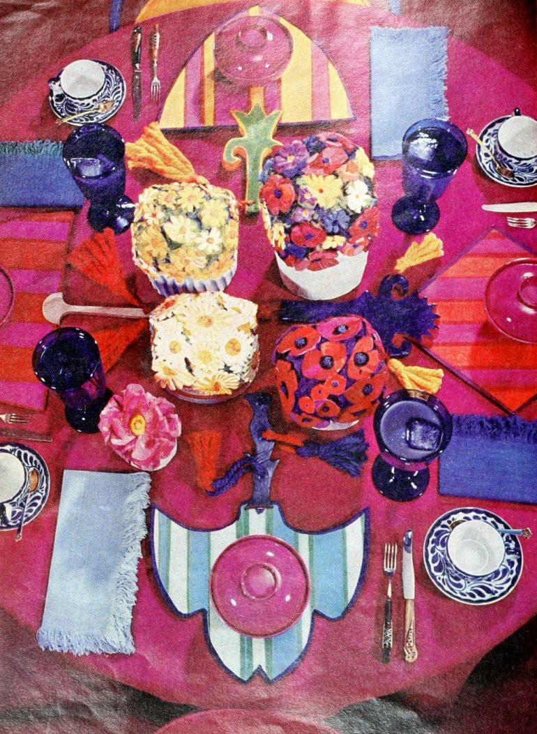 40 vintage centerpiece ideas Table decor from yesteryear Click Americana