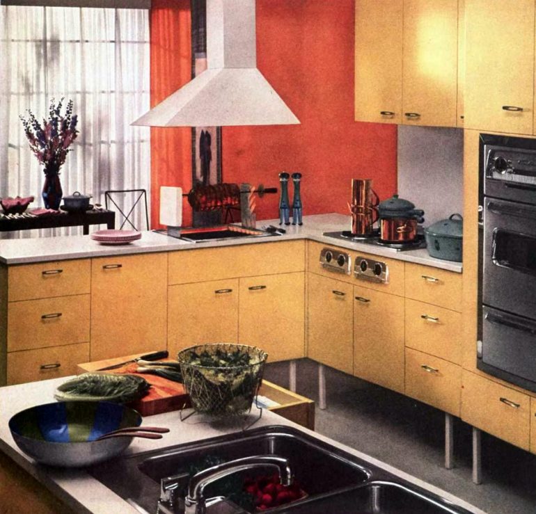 31 retro yellow kitchens from the 50s & 60s: Sunny midcentury home