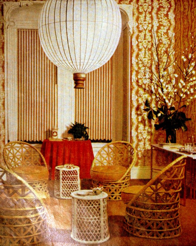 Golden yellow midcentury living room decor warmed this 1950s home ...