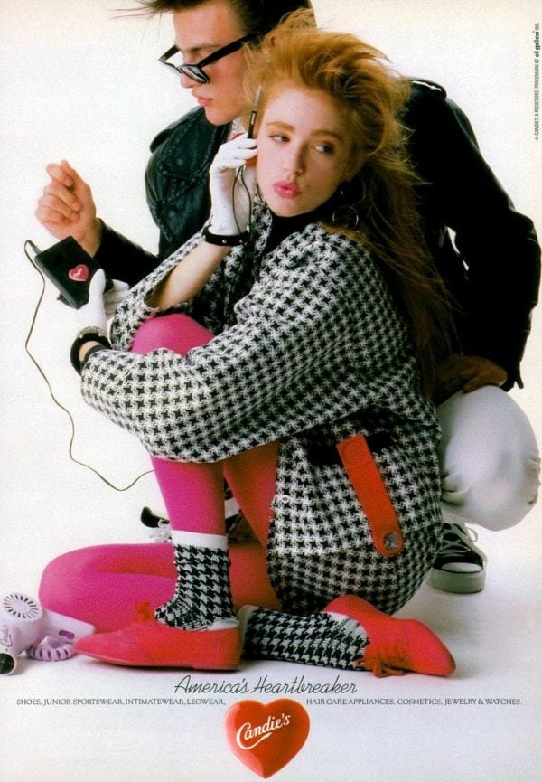 See 24 Walkmans & other portable tape players that made headphones the ...