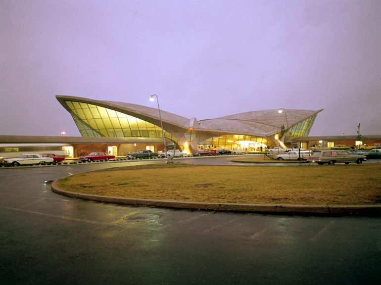 See the stunning spaceage TWA Terminal at JFK airport as it looked in