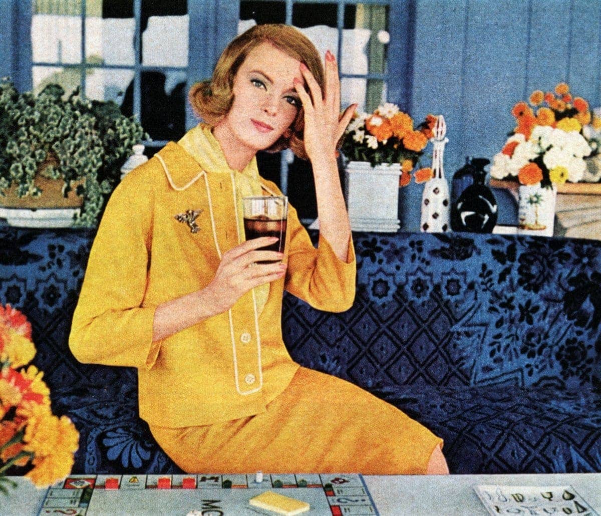 Sophisticated 1960s drinks, vintage cocktail recipes & the surprisingly ancient art of raising a glass 1 1960s drinks: Woman drinking rum and coke