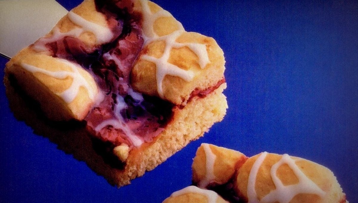 Try these two '80s-style cherry coffee cake recipes - Click Americana