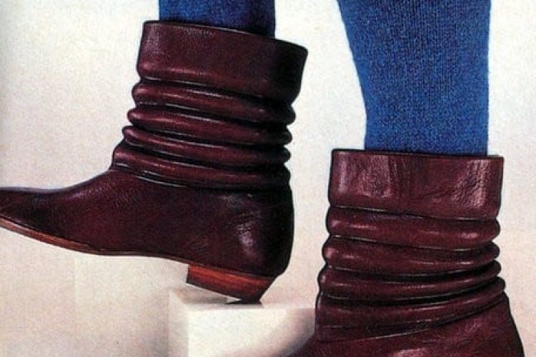 Boots for women Glistening colors & accordion styles (1982) Click